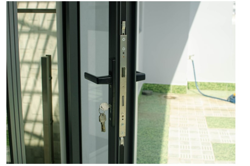 Loại cửa mở quay