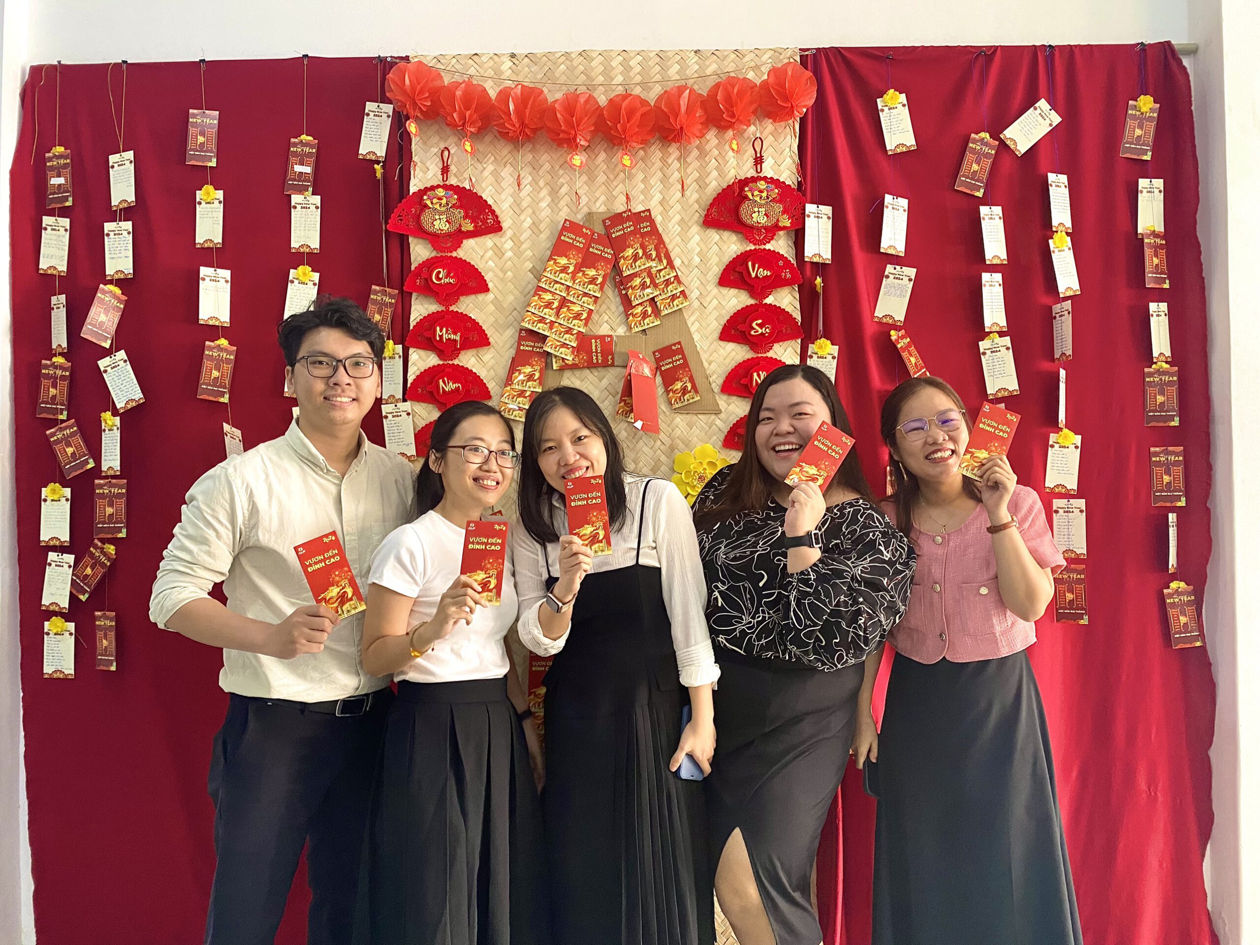 hoat-dong-kick-off-va-nhan-loc-do-an-lap-phat-to-chuc