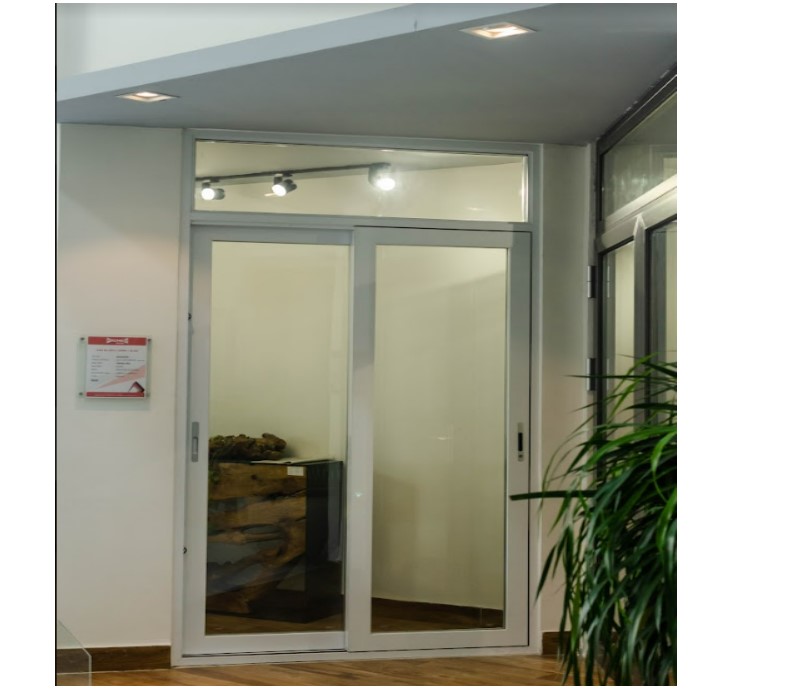 Dòng cửa nhôm màu trắng