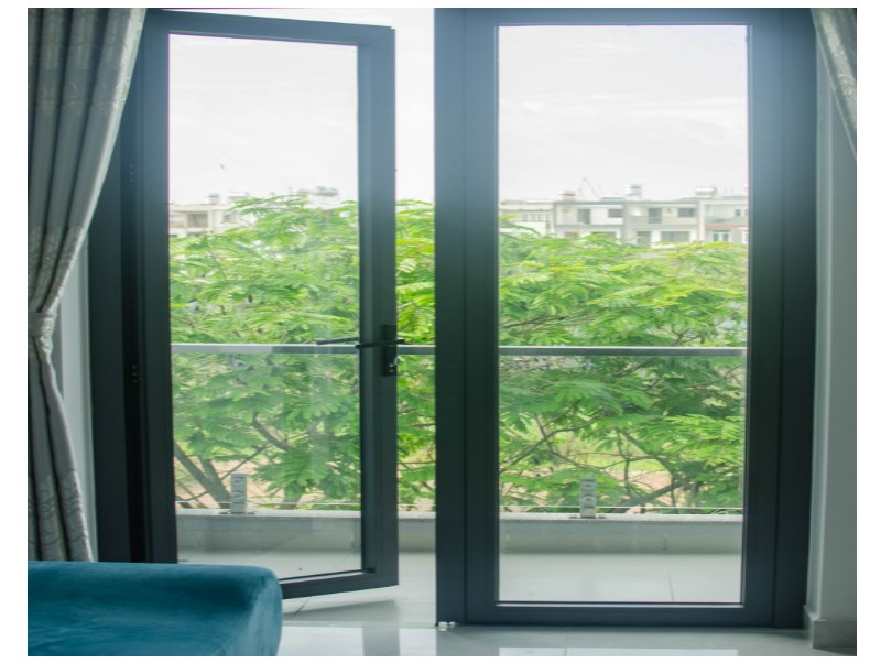 Mẫu cửa mở quay 2 cánh