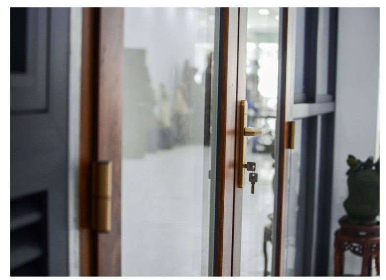 Loại cửa mở quay