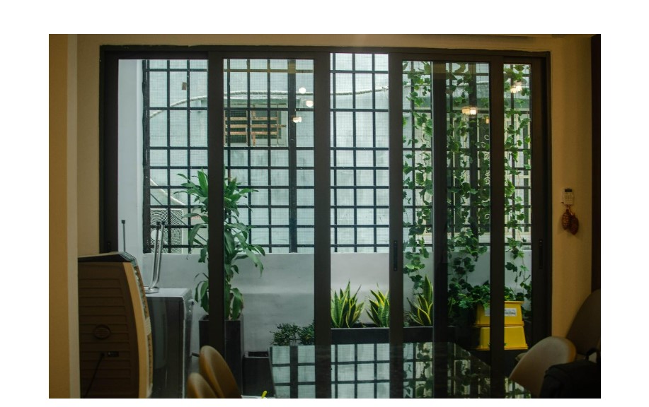 Cửa nhôm DT hệ 93