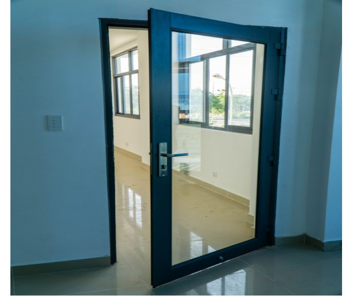 Loại cửa mở quay