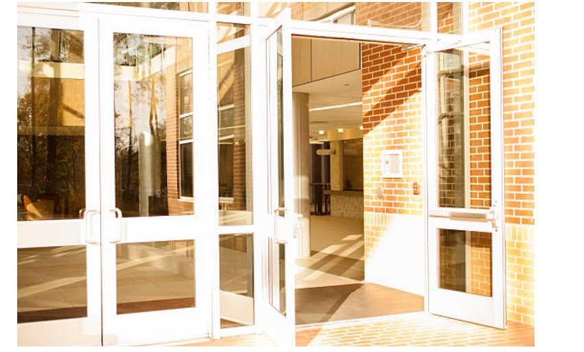 Dòng cửa nhôm màu trắng