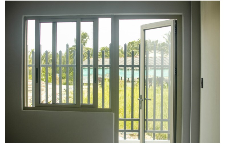 Loại cửa mở quay