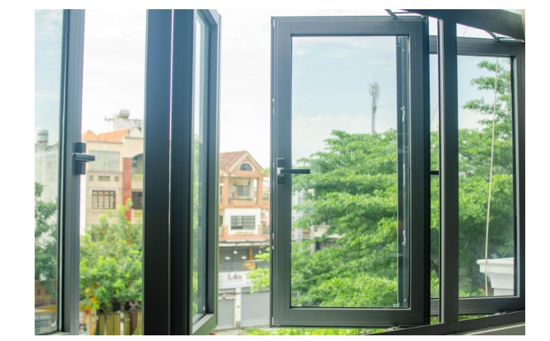 Cửa sổ mở quay đẹp