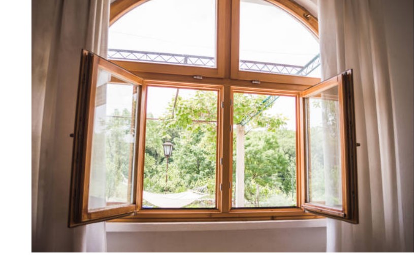 Cửa sổ nhôm vân gỗ