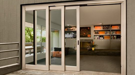 Cửa lùa 3 cánh nhôm kính: Sự lựa chọn đa dạng, sang trọng cho không gian sống