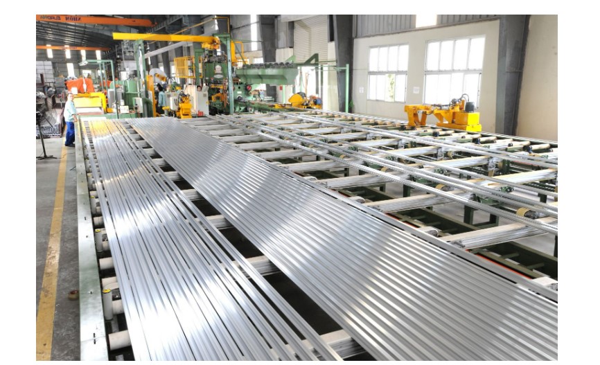 Cửa sổ mở quay đẹp