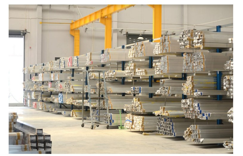 Mẫu bản lề cửa nhôm