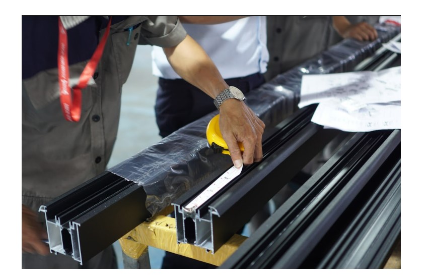 Cửa nhôm Xingfa vân gỗ