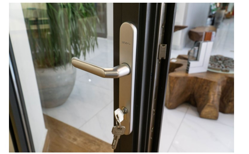 Các phụ kiện dành cho cửa nhôm