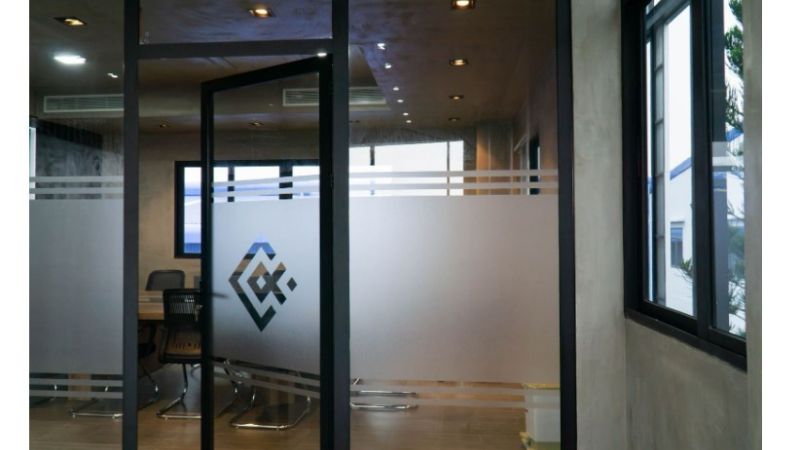 Top các mẫu vách nhôm kính văn phòng đáng mua nhất hiện nay