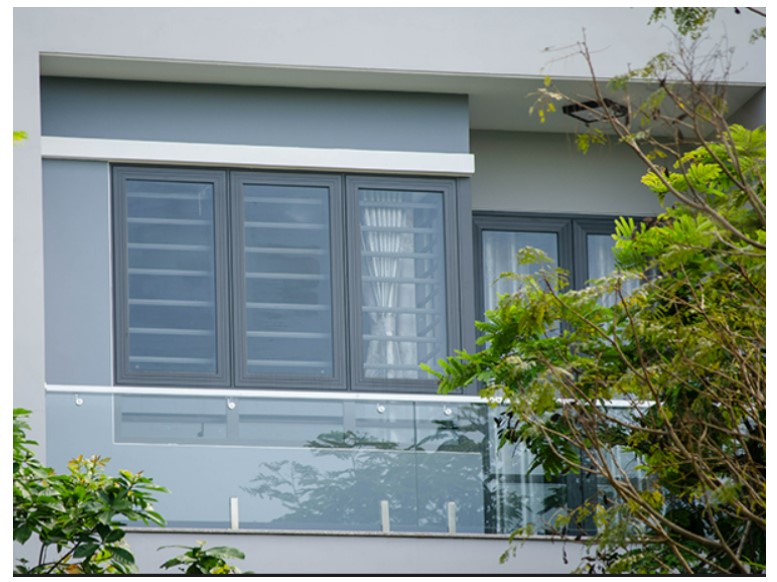 Cửa sổ 3 cánh